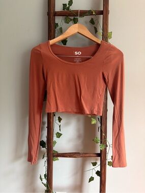 Long-Sleeve Ribbed Crop Top in Rust